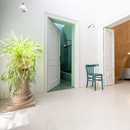 Palazzo Angelica - Luxury Retreat Otranto Bed & Breakfast